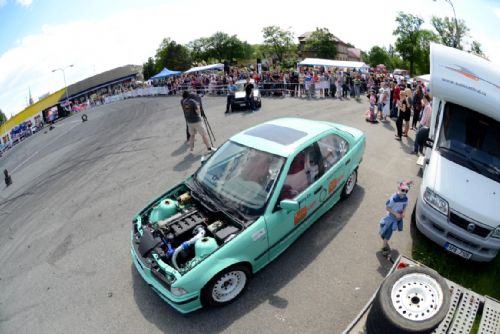 Foto: Premiérové Drift show a drift taxi se v Plzni vydařily