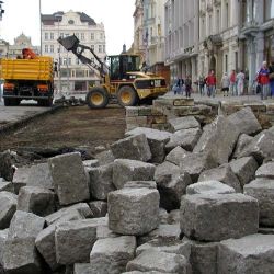Centrum Plzně se od pondělí mění ve staveniště