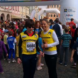 Rekordní účast zrakově postižených běžců na plzeňské RunTour 