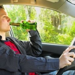 Řidička u Žihle skončila v příkopu, nadýchala 3,45 promile