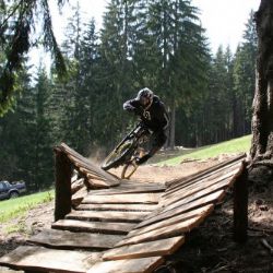 Finálový závod české Giant Enduro Race se o víkendu jede na šumavském Špičáku