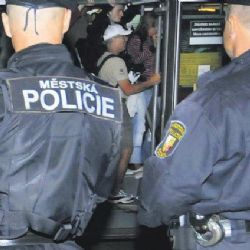 Strážníci a vězeňská služba budou ve středu cvičit v Líních 