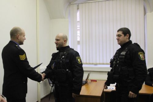 Foto: Strážníci v Plzni dostali vyznamenání za zachráněné životy