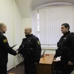 Strážníci v Plzni dostali vyznamenání za zachráněné životy