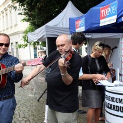 Umělci v Plzni podpořili referendum proti hazardu