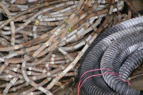Foto: Zemědělcům na Stříbrsku ukradli kilometr kabelů