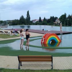 V Dobřanech se otvírá miniknihovnička