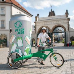 V Plzni Plech jede. A vyrobí do ulic stojany na kola