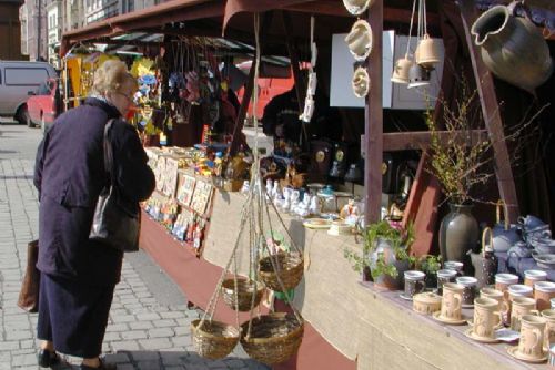 Foto: Velikonoční trhy na plzeňském náměstí začínají 