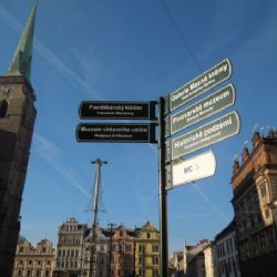 Zahraniční turisté už v Plzni nezabloudí