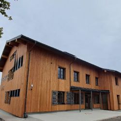 Čerchov vítá turisty - nová horská chata otevírá své dveře