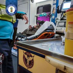 Opilý muž uvězněný v mobilní toaletě volal o pomoc