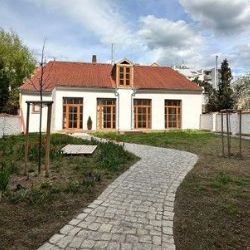 Plzeňské dvorky slaví 10 let: Nové lokality a průvodci