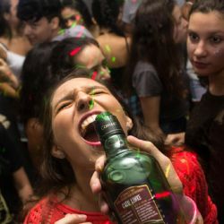 Rozsáhlá policejní akce v Plzni - odhaleni hledaní a opilí nezletilí