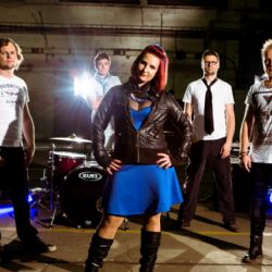 BÁRA ZEMANOVÁ SE SVÝM BANDEM VYDÁVÁ NOVÝ SINGL RUNAWAY S VIDEOKLIPEM
