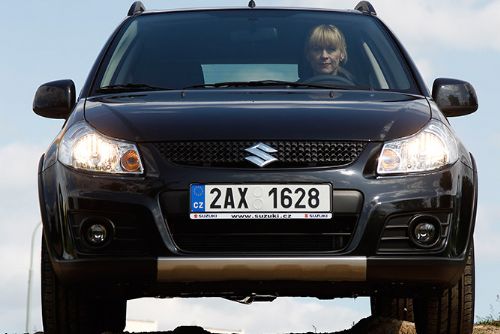 Obrázek - Herečka Dana Batulková miluje svou Suzuki SX4 s benzínovým motorem 1.6 VVT a pohonem všech kol 4×4