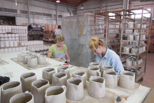 Obrázek - Keramika v Horní Bříze žije. Žáci SOU získávali praxi v Portugalsku