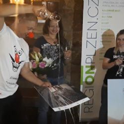 Krásné a odvážné vzpěračky pokřtily svůj sexy kalendář v Plzni
