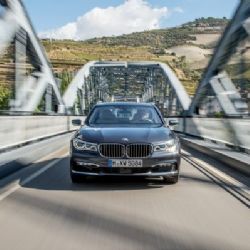 Na podzim 2015 BMW uvádí nové motory pro nové BMW řady 7, nové BMW X1 a BMW řady 2 Active Tourer