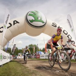 ŠKODA opět partnerem seriálu Kolo pro život