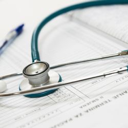 Fakultní nemocnice v Plzni nabízí novinku – zpoplatněné prohlídky na čas