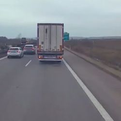 Cizinci obviněni z útoku na kamion - hrozí jim 8 let vězení