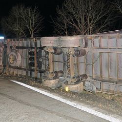 Kamion havaroval na D5 u Rokycan kvůli mikrospánku řidiče