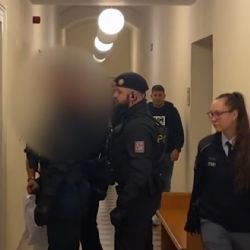 Lékař obžalován z vraždy a znásilnění: hrozí mu doživotí