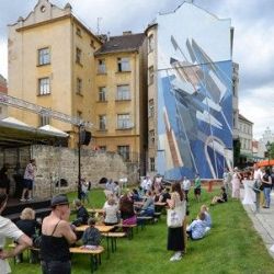 Nový obraz Diagonála zdobí Plzeň - umělecký festival Wallz přináší světové talenty