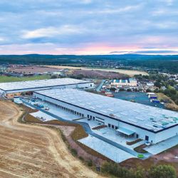Panasonic investuje 8 miliard do nové továrny na tepelná čerpadla v Plzni