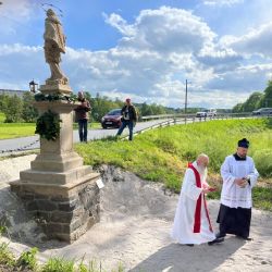 Po 50 letech odhalena socha sv. Jana Nepomuckého ve Štěnovicích