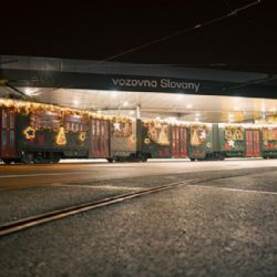 Plzeňská vánoční tramvaj - chaloupka na kolejích