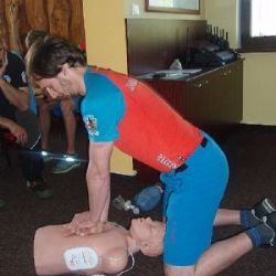 Plzeňští záchranáři představí 30 resuscitačních modelů v rámci akce Kids Save Lives