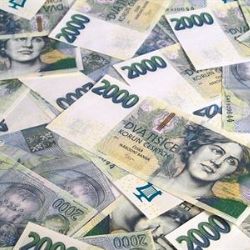 Barmanka ve Stodě okradla hosta o 15 tisíc 