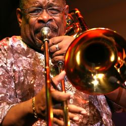 Březnová Beseda láká na veselého trombonistu i Zlatu Adamovskou