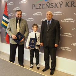 Cenu hejtmana na záchranu života získali Václav Houlík a devítiletý Tobiáš Berbr
