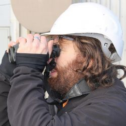 Elektrárenští sokoli se pomalu ale jistě chystají k zahnízdění  