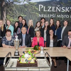 Hejtman přijal úspěšné házenkářky HC PLZEŇ 