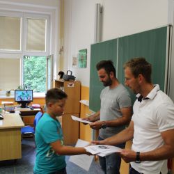 Indiáni předávali plzeňským dětem vysvědčení  
