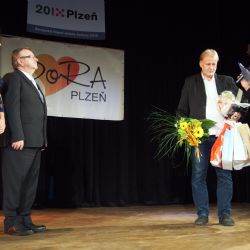 Křesadlo 2015: Nominováni jsou manželé, aktivní maminka i muž, který kosí louky 
