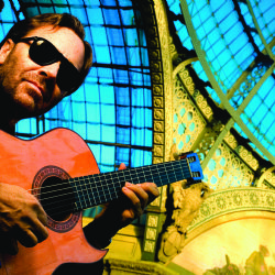 Legenda jazzové kytary Al Di Meola bude hrát v Plzni Beatles 