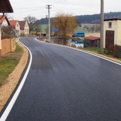 Mezi Vejvanovem a Terešovem se řidiči svezou po nové silnici