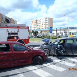 Nehoda na plzeňském Lochotíně: Dvě zranění