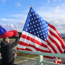 Konvoj armády USA je málo, Česko by mělo příslušnost k NATO vyjádřit silněji