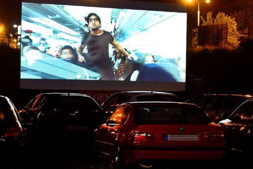 Foto: Plzeňské autokino v červenci navštívilo téměř 2000 diváků, Filmové noci 3000. Promítání pokračují i v srpnu