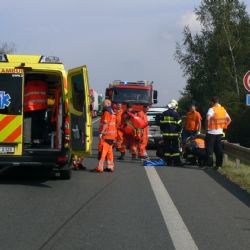 Po nehodě v Horšovském Týně transportoval dvě děti do nemocnice vrtulník