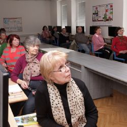 Počítačové kurzy pro seniory pokračují 