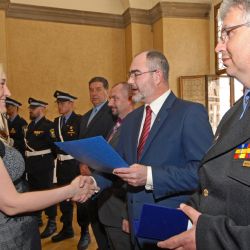 Přes 70 městských strážníků získalo ocenění, primátor Plzně předal i Medaili cti 