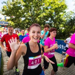RunTour rozběhne Plzeň s Kohákem a tisícovkou hobíků 