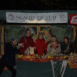 Skauti vybrali prodejem výrobků 30 435 Kč. Darují je autistům